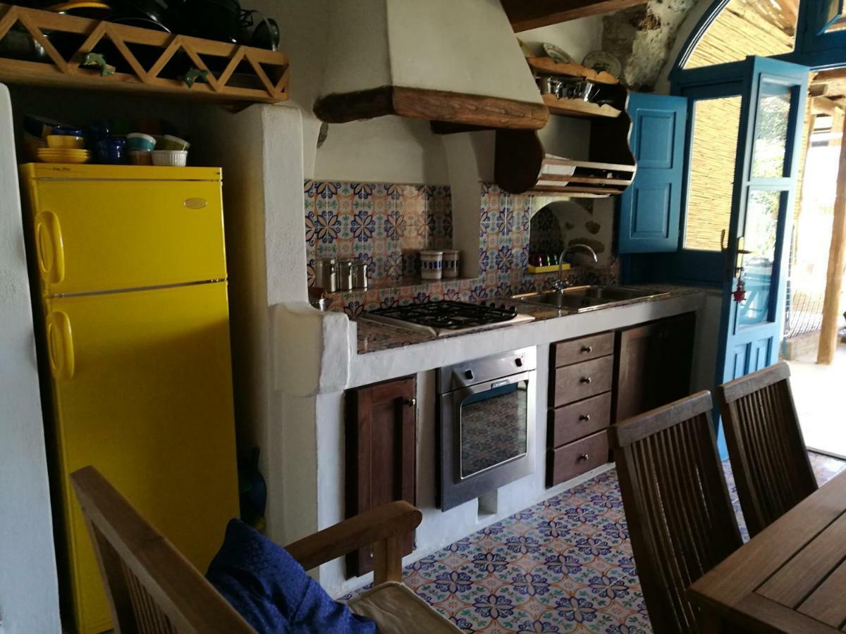 サンタ・マリーナ・サリーナ La Casa Di Via Lungomareヴィラ エクステリア 写真