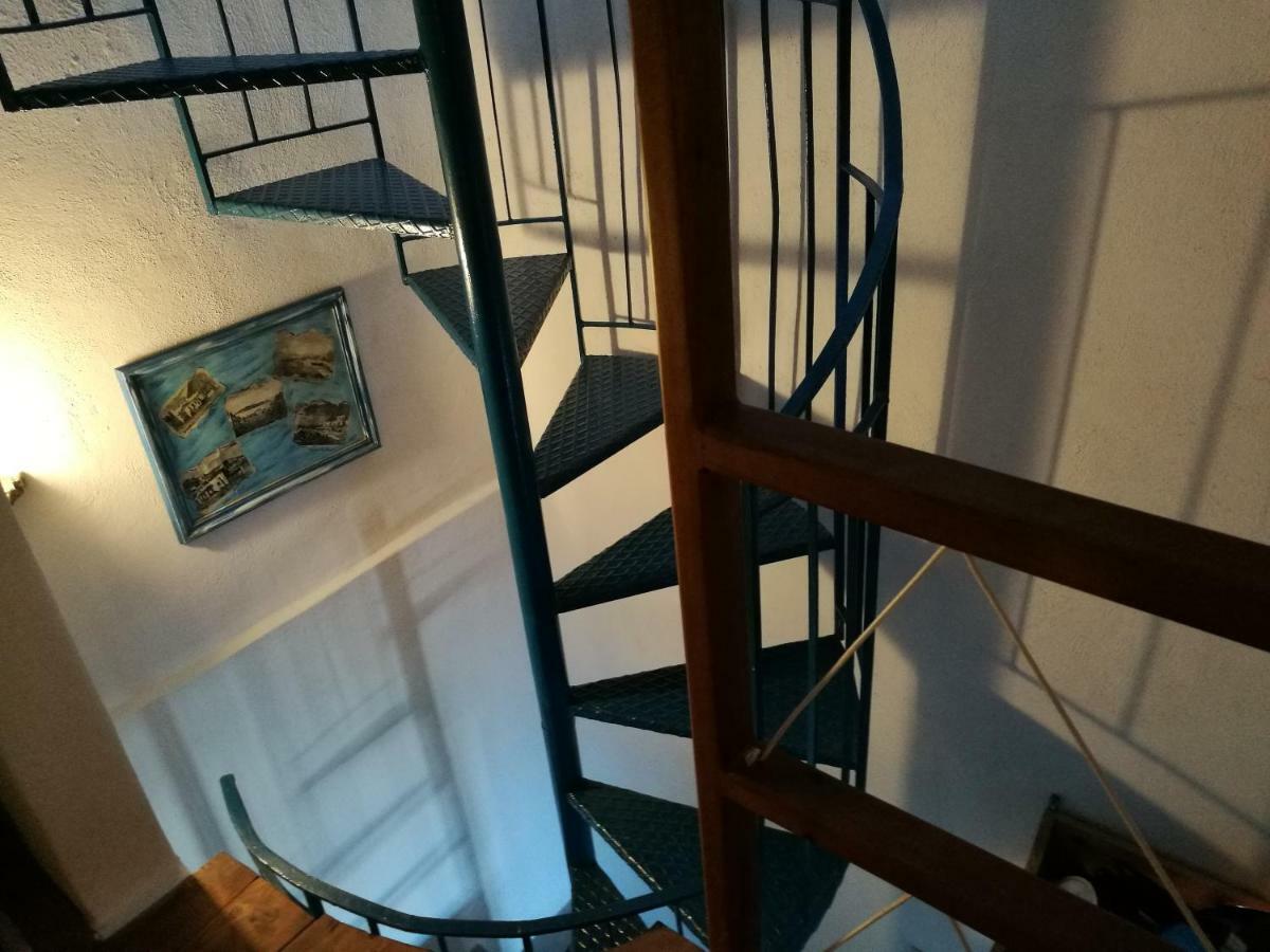 サンタ・マリーナ・サリーナ La Casa Di Via Lungomareヴィラ エクステリア 写真