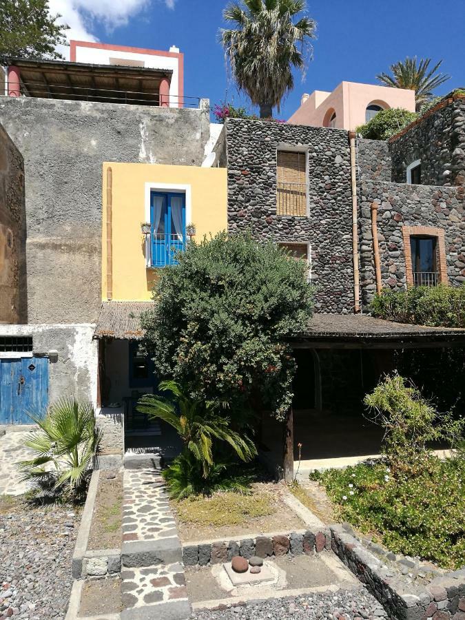 サンタ・マリーナ・サリーナ La Casa Di Via Lungomareヴィラ エクステリア 写真
